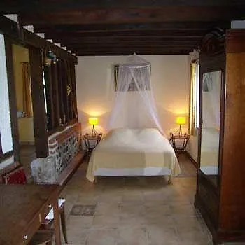 Nocleg ze śniadaniem Chambres D'hotes La Ferme Nicolas Saint-Symphorien-sur-Coise